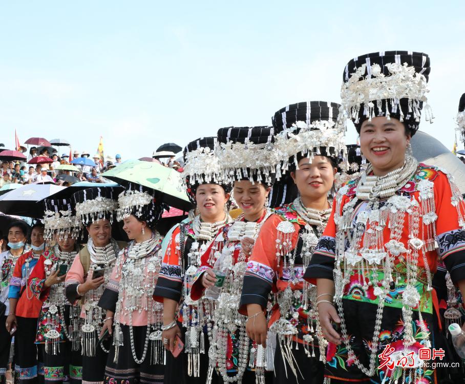 Traditional Miao festival celebrated in C China’s Hunan