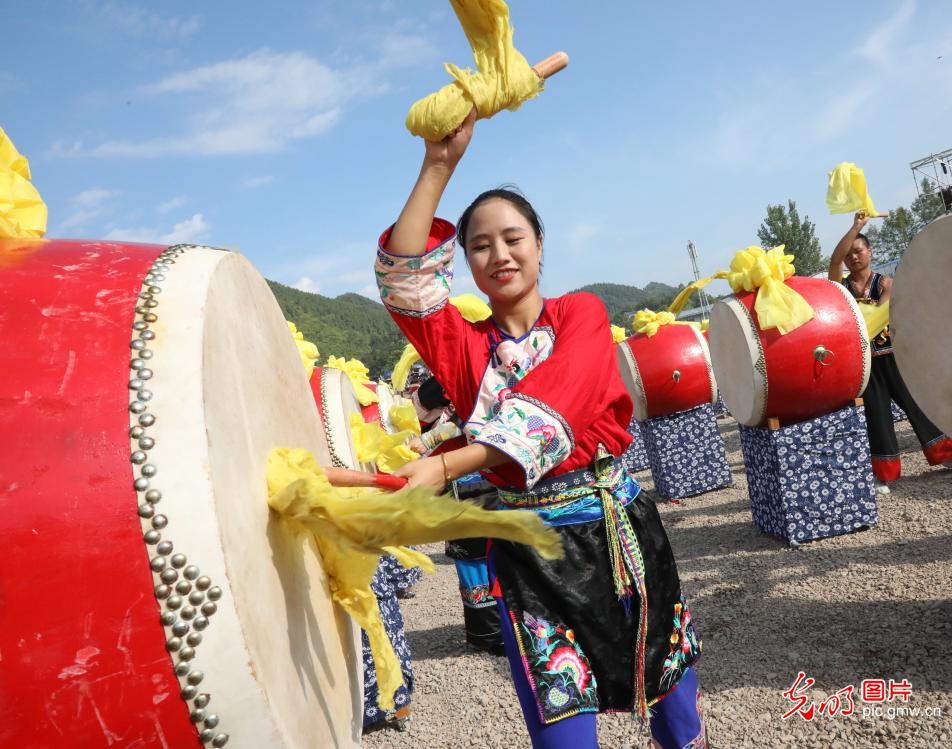 Traditional Miao festival celebrated in C China’s Hunan