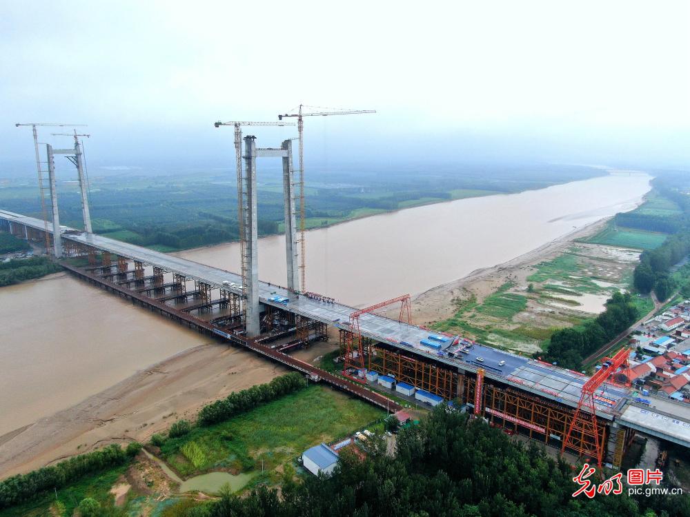 Construction of Yellow River Grand Bridge on Zhanhua-Linzi Highway officailly closed
