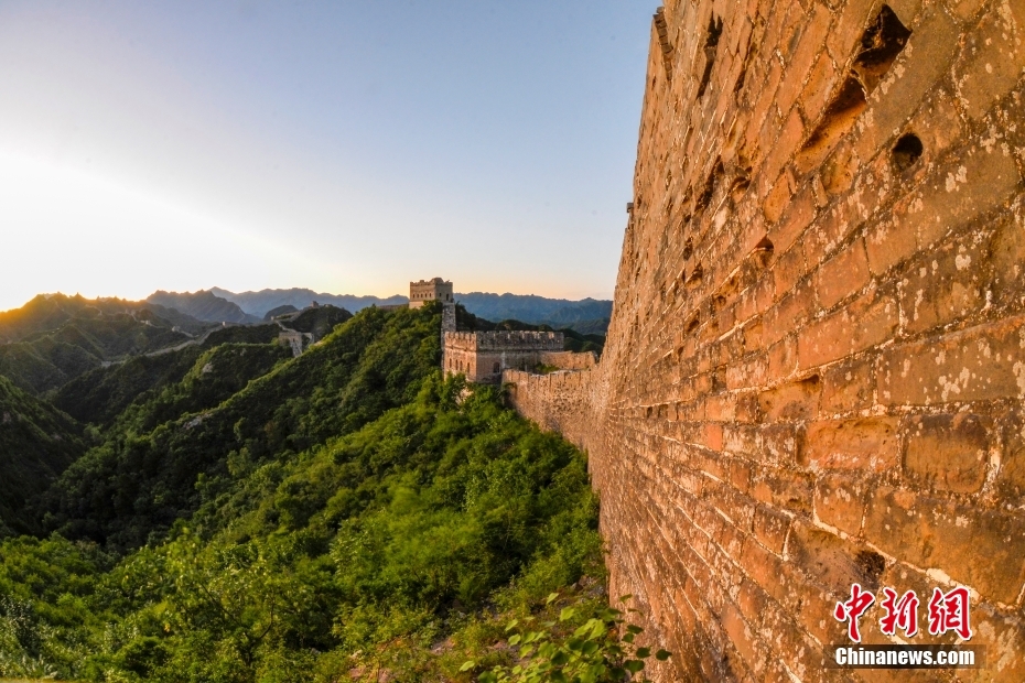 Scenery of ancient Great Wall in the dawn in N China’s Hebei Province