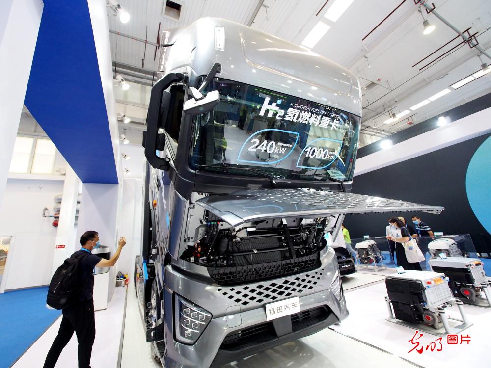 New energy vehicle exhibition held in Beijing and Hainan