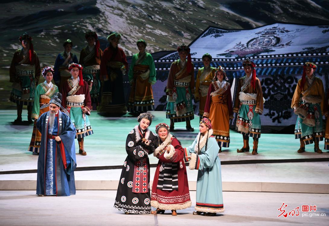 Historical Cantonese opera 'Princess Wencheng' premiered in S China's Guangdong