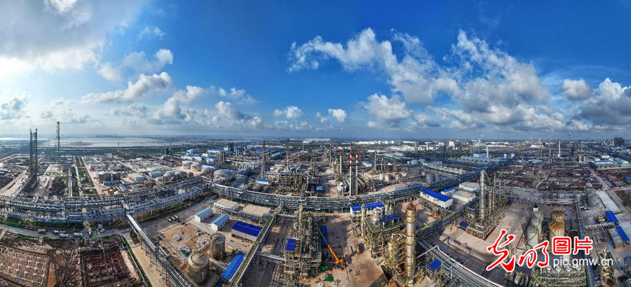 Petrochemical industry developed rapidly in China Petrochemical industry developed rapidly in China