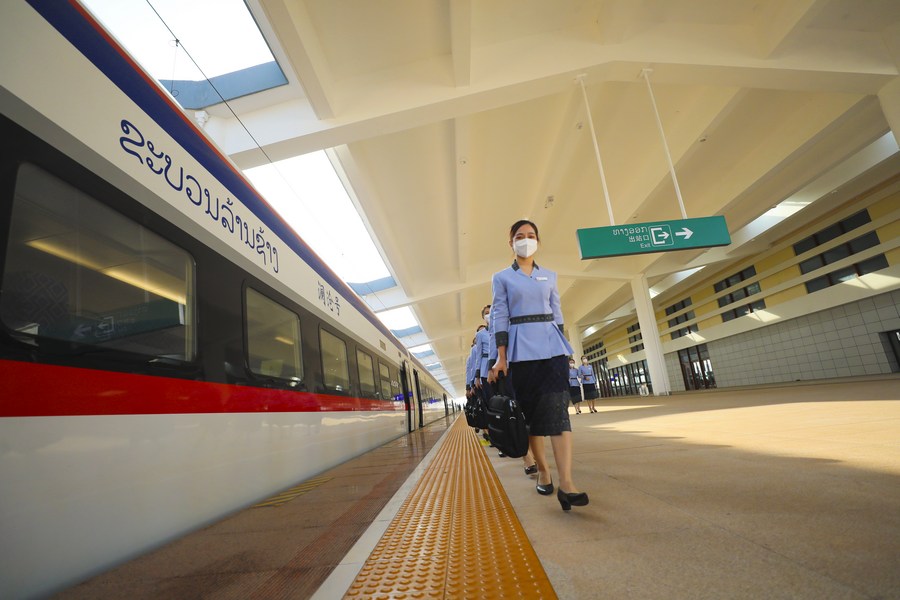 China, Laos vow to build unbreakable community with shared future