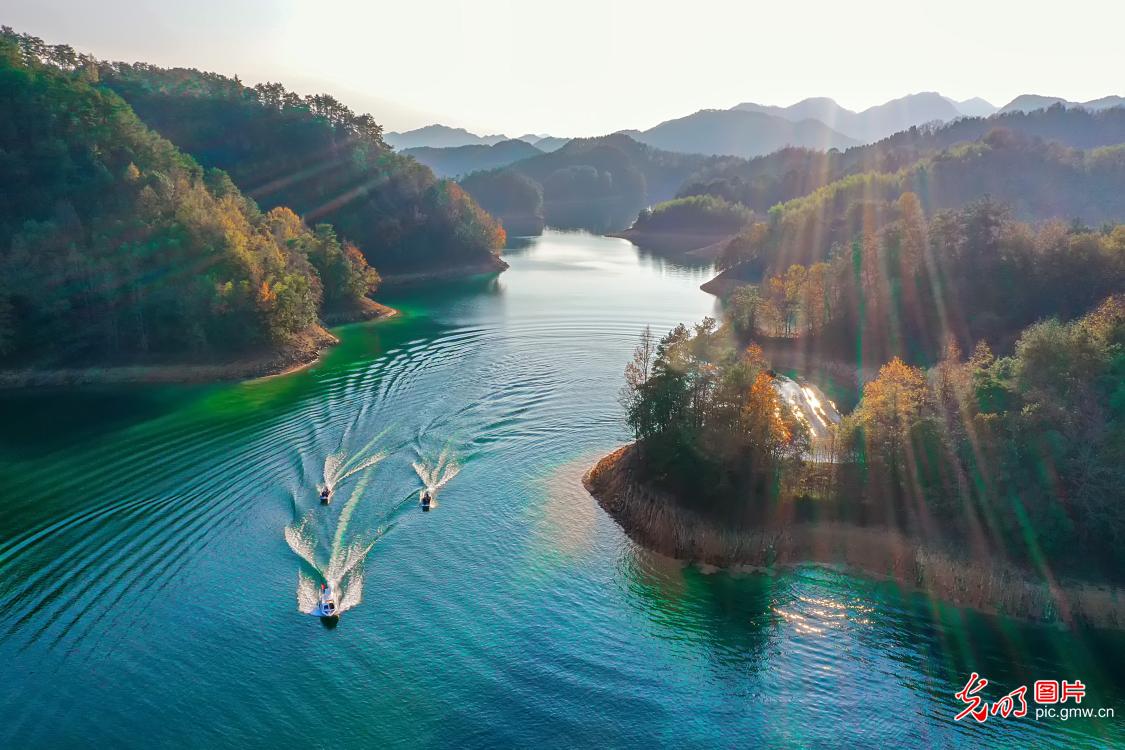 Beautiful Scenery at Qiandao Lake in east China's Zhejiang Province