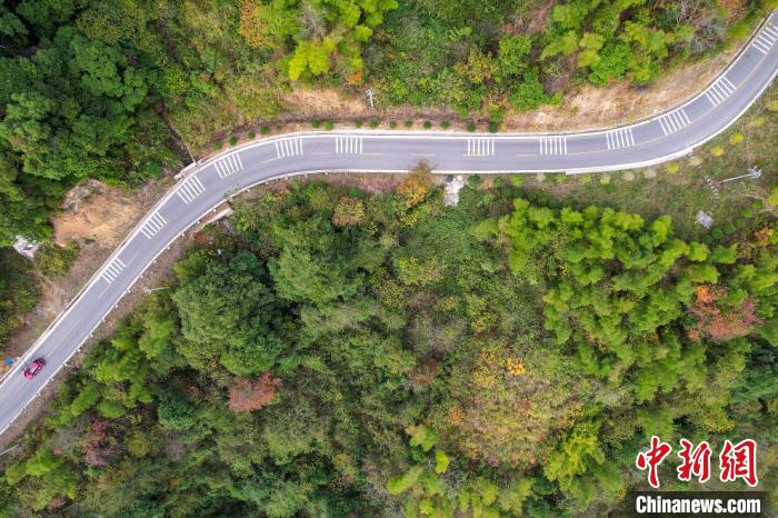 Picturesque scenery of tourism road in SW China’s Guizhou Province