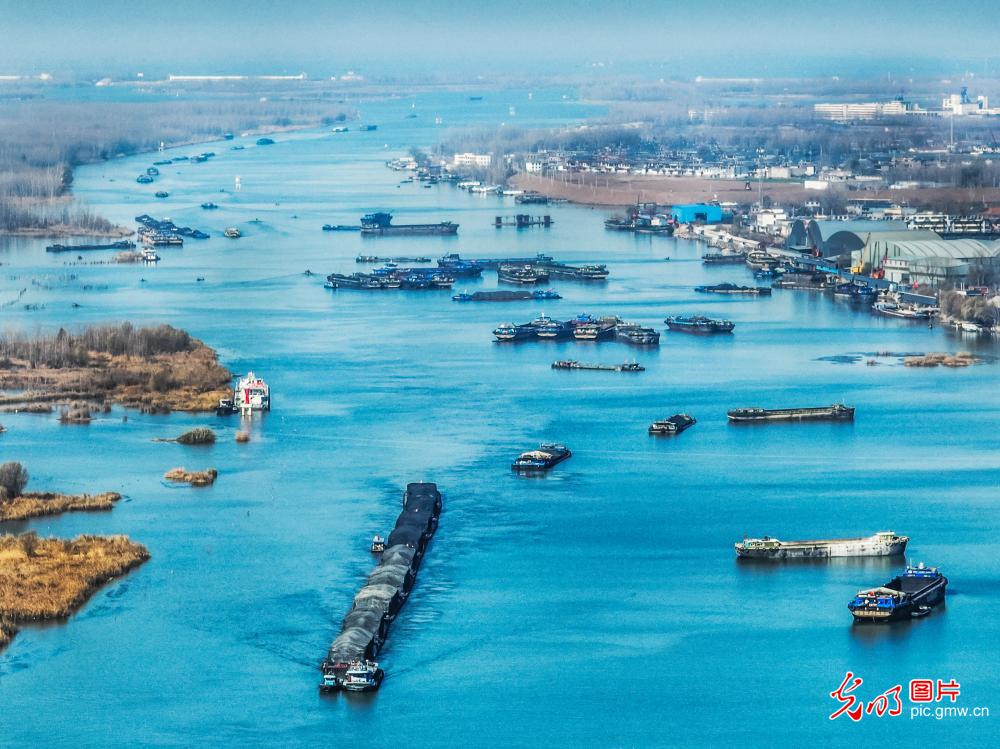 Beijing-Hangzhou Grand Canal enters peak season for coal transportation