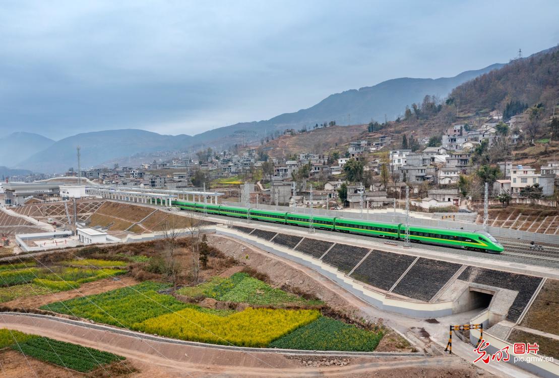 New Chengdu-Kunming railway in full operation