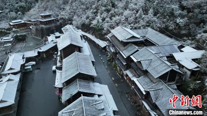 Picturesque scenery of ancient city after snowfall in SW China’s Chongqing