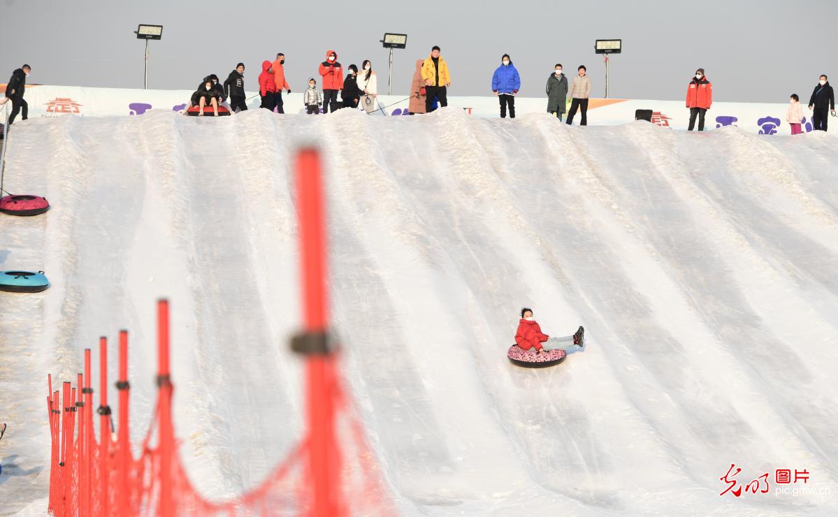 Ice and Snow Carnival held in Zhengding Ancient City of N China's Hebei