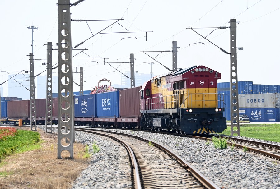 Xi'an sees rise in China-Europe freight-train trips