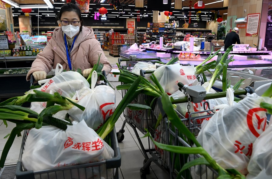 Xi'an ensures food, medicine supply amid COVID-19 resurgence
