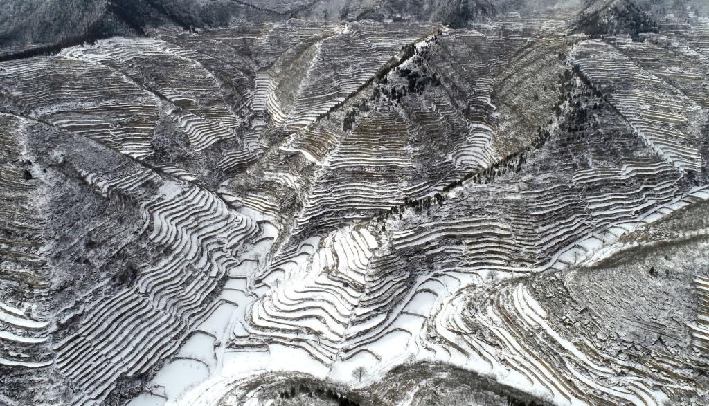 In pics: snow scenery across China