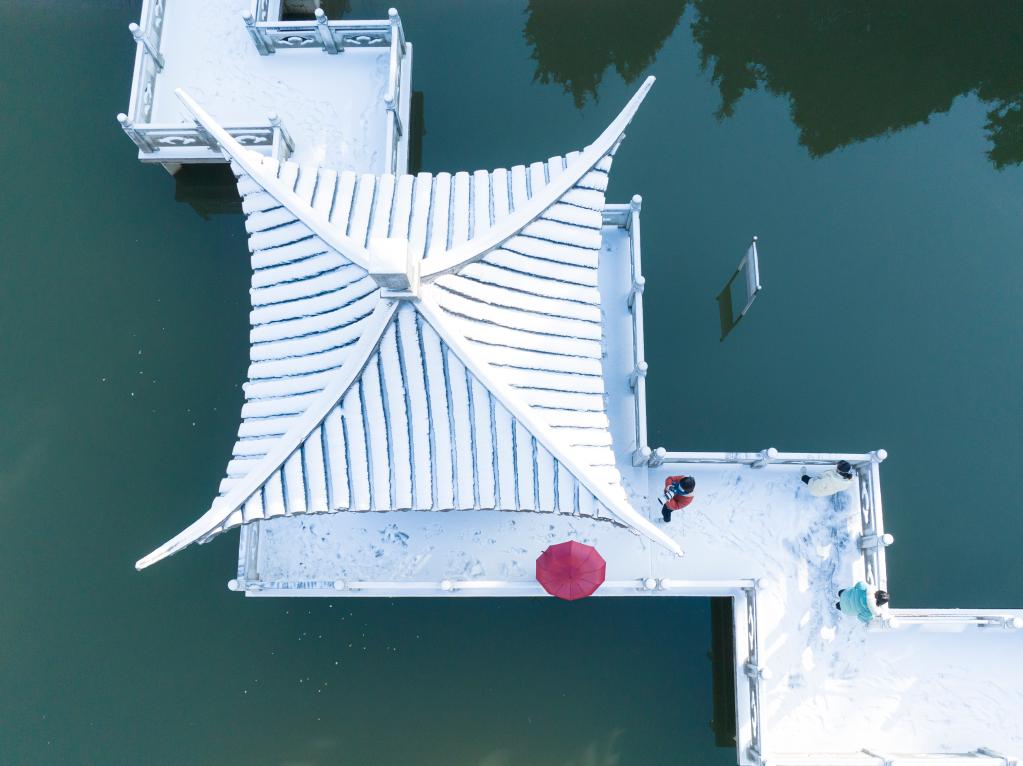 In pics: snow scenery across China