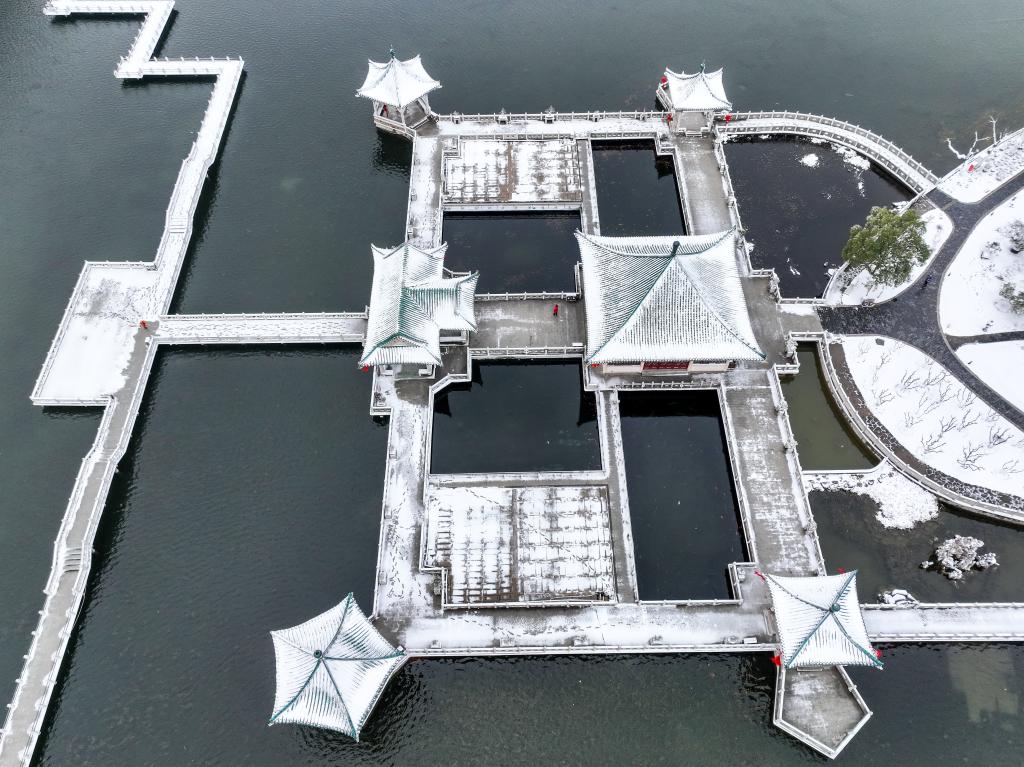 In pics: snow scenery across China
