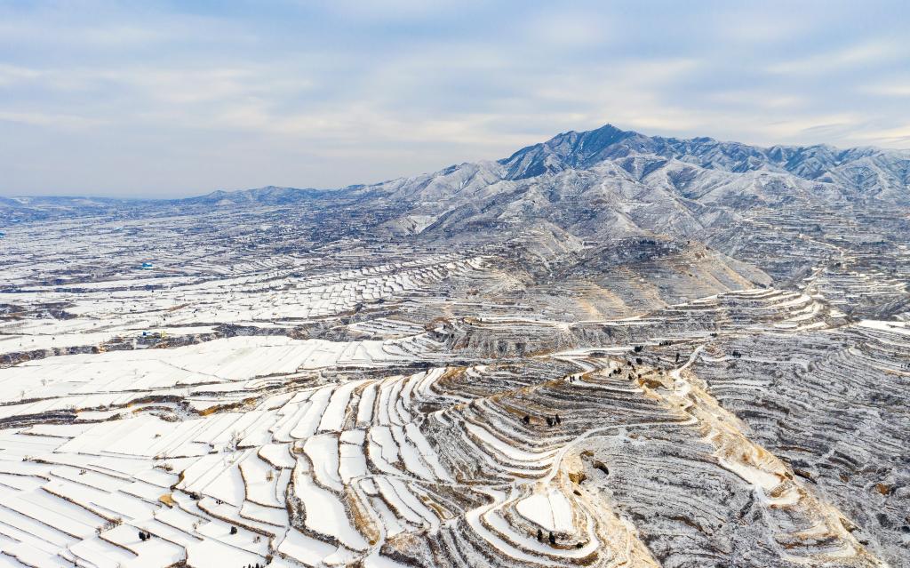 In pics: snow scenery across China