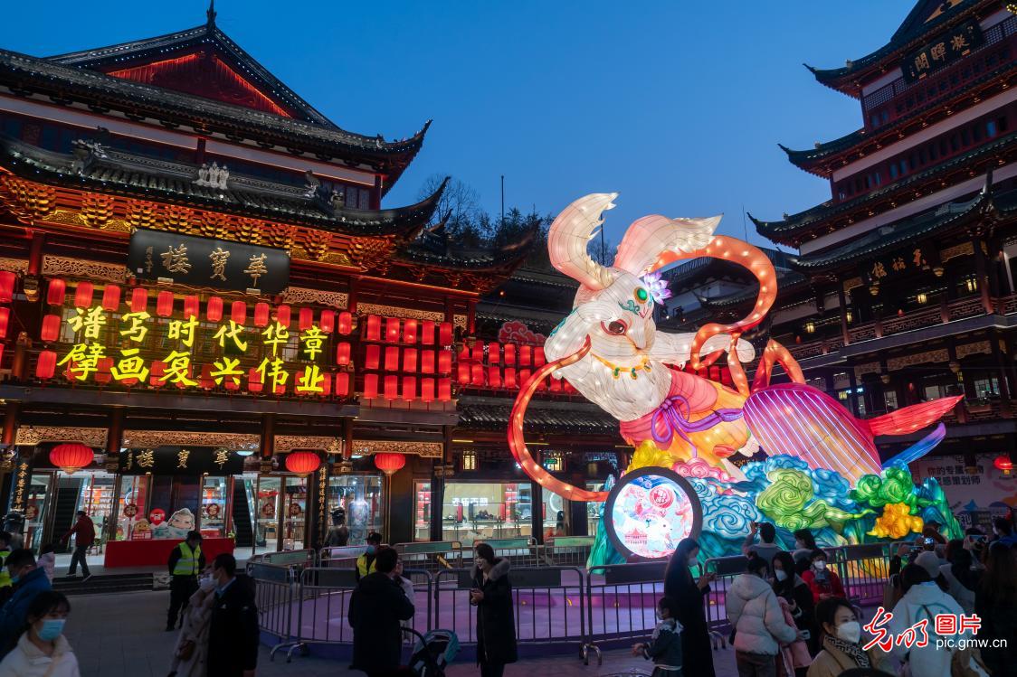 Lantern festival held in Shanghai in celebration of Chinese New Year