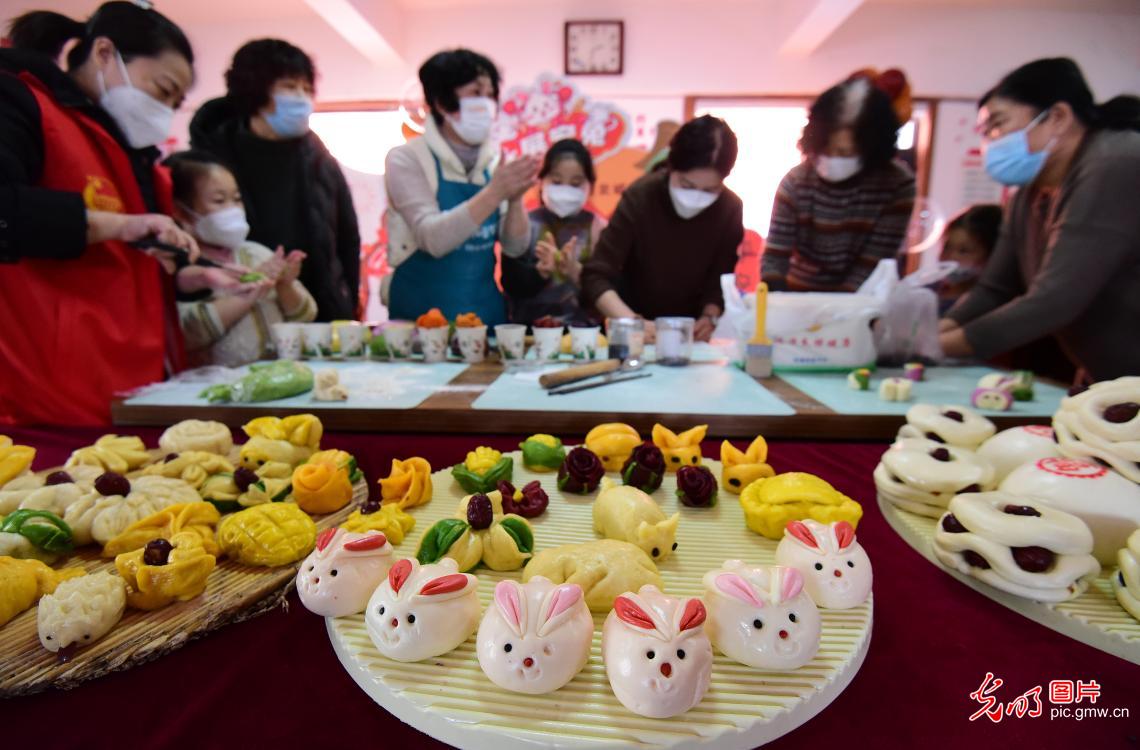 Festive flavor gets stronger across the country as Spring Festival approaches