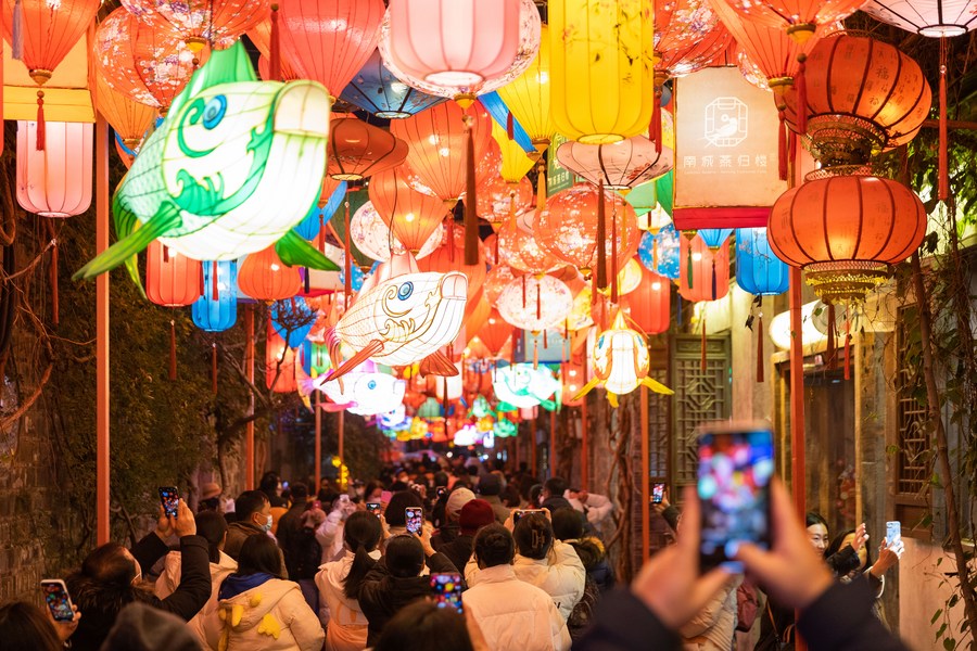 China's cultural, tourist market rebounds during Spring Festival holiday