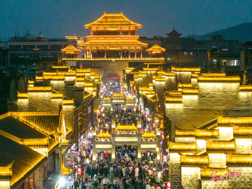 Xiangyang City of C China’s Hubei: Enjoy holiday with night tour of ancient city