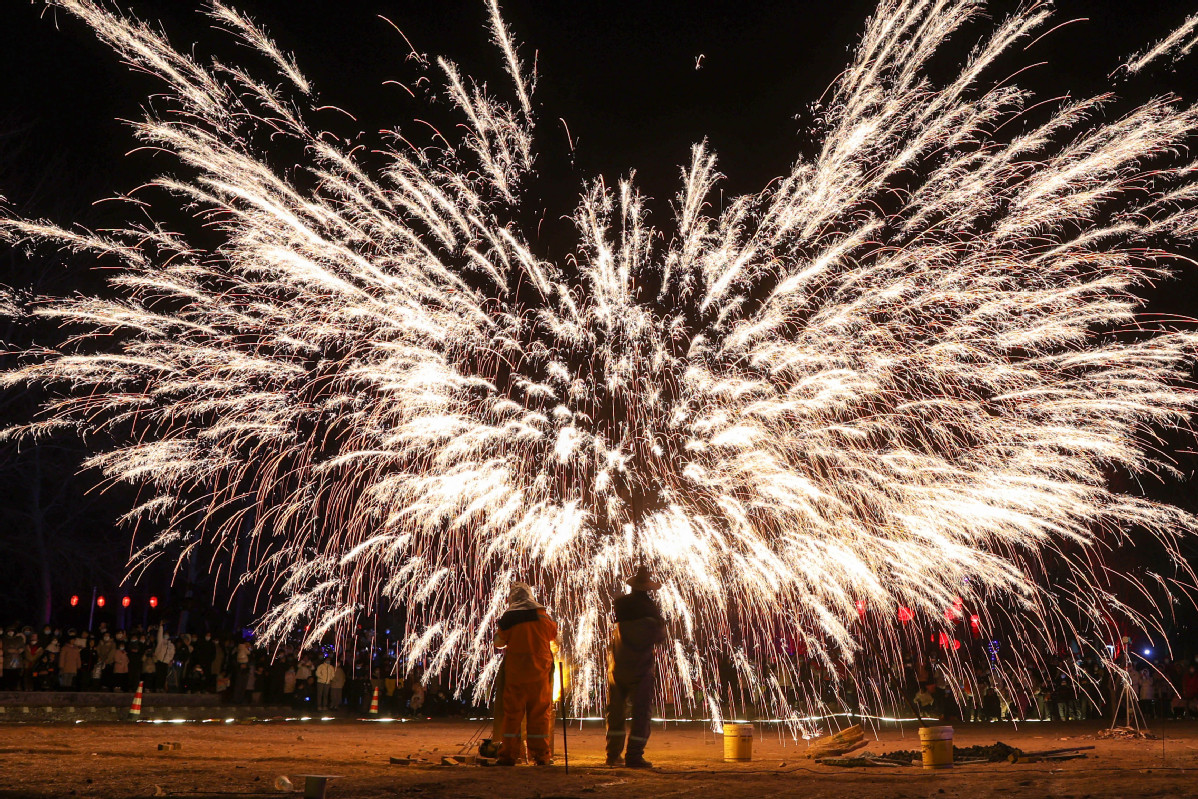 Colorful activities celebrate upcoming Lantern Festival throughout China