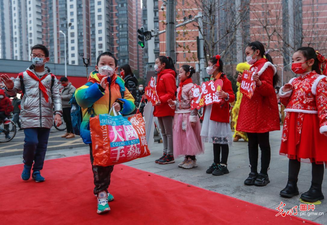 Spring semester begins at C China's Wuhan