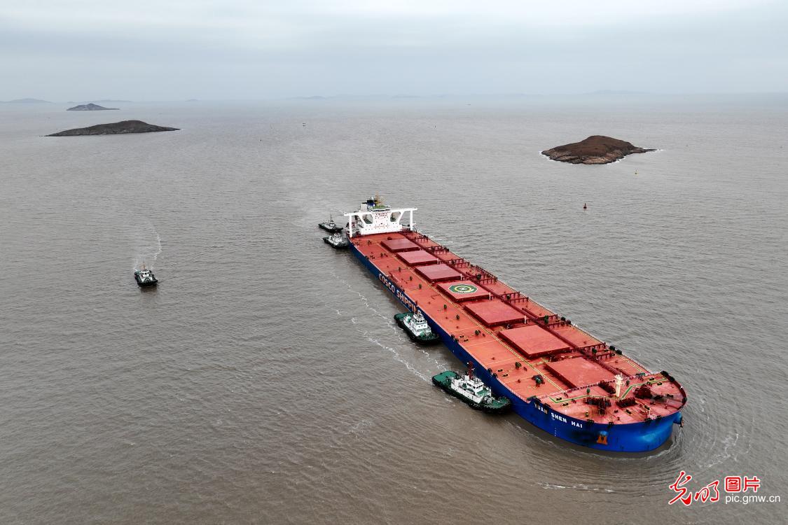 Wharf uploads more than 300 400000-ton ships in east China's Zhejiang