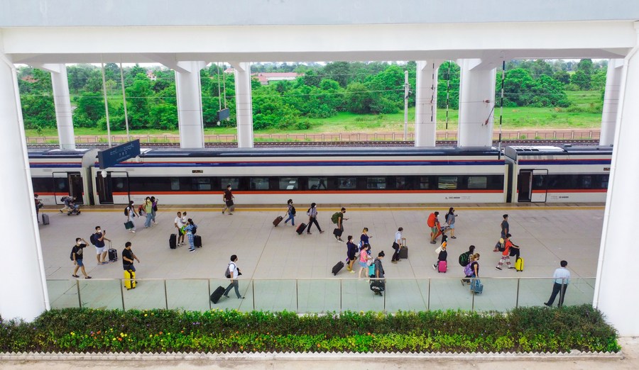 China-Laos Railway records new high of daily passenger number