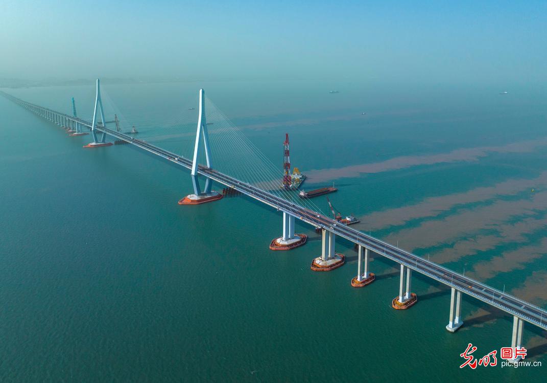 Xiangshan Port Cross-sea Bridge offshore construction begin in E China's Zhejiang