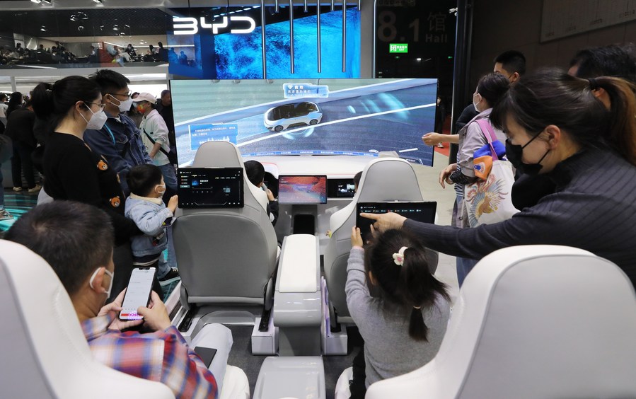 China leads trends of global auto industry