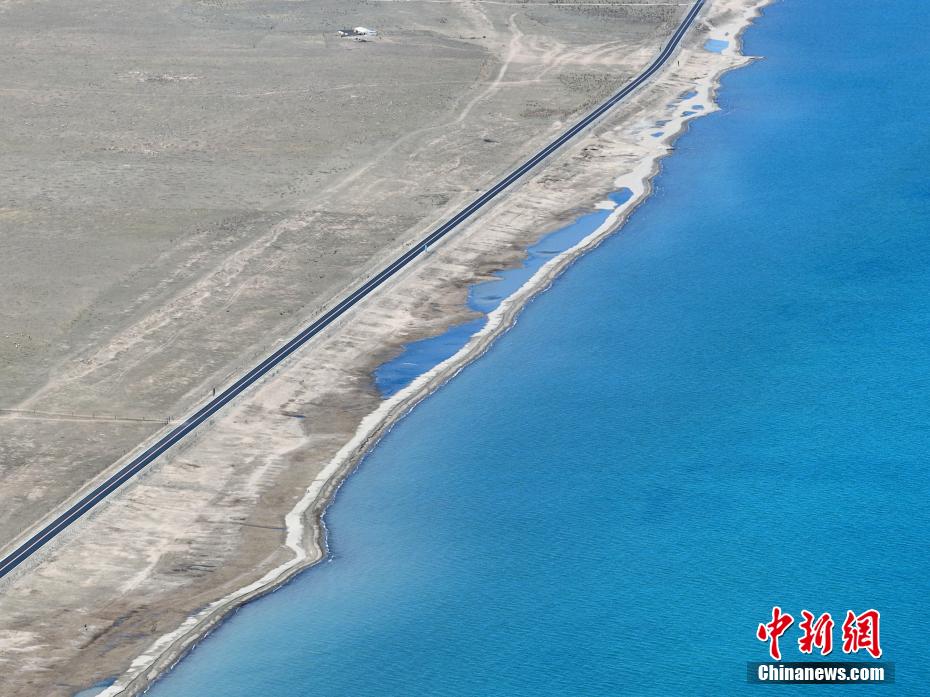 Stunning scenery of Qinghai Lake in NW China’s Qinghai Province
