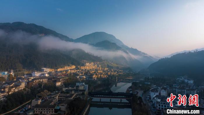 Picturesque scenery of Shuimo Town in mist in SW China’s Sichuan Province