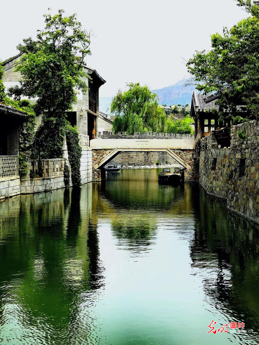 Gubei Water Town at the foot of the Great Wall