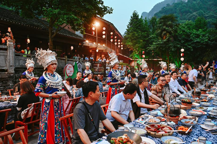 Ethnic intangible heritage on display in Hunan