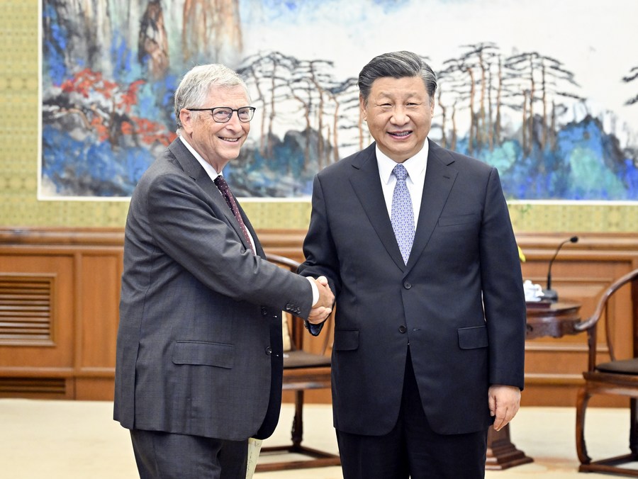 Xi meets with Bill Gates