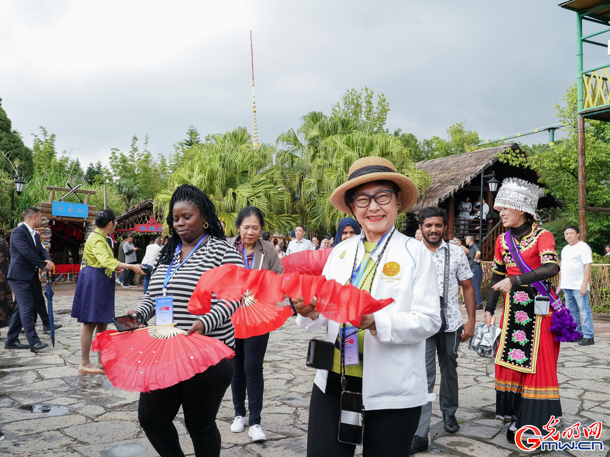 Martin Chungong and delegations visit Yunnan Nationalities Village