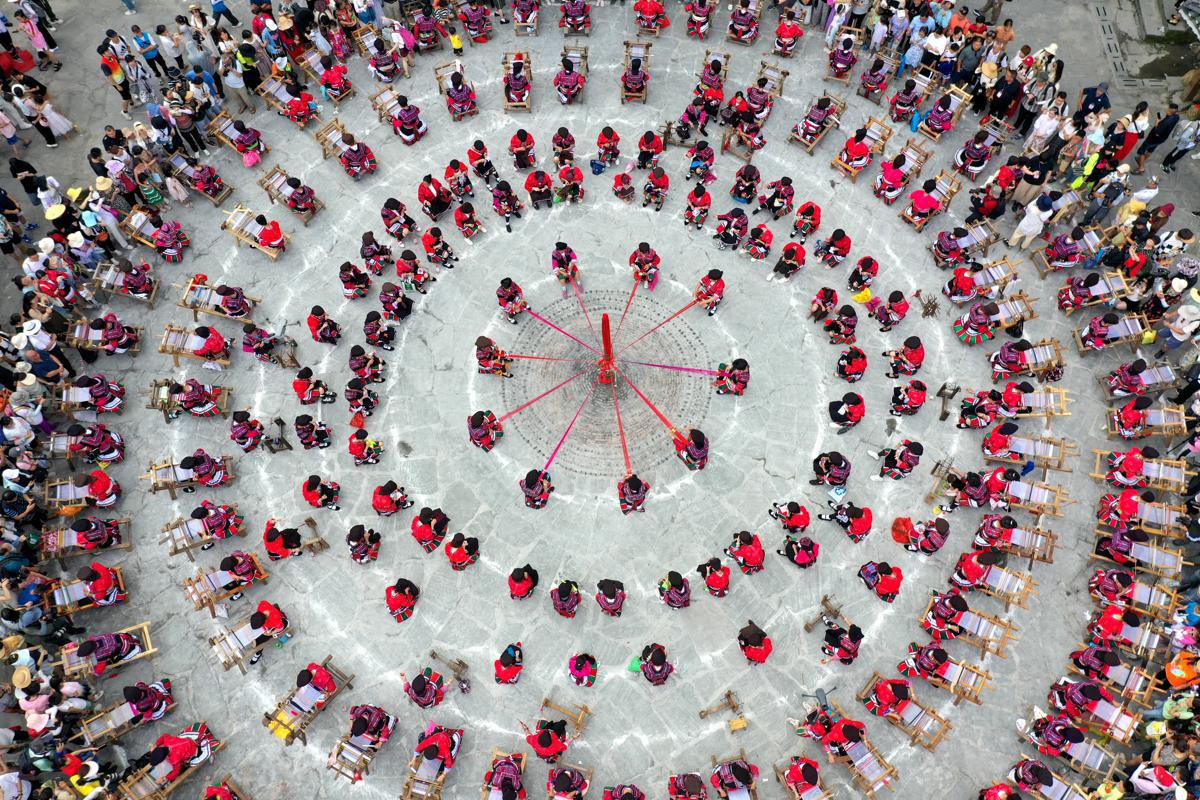 Lots of red appears during Yao festival in Guangxi