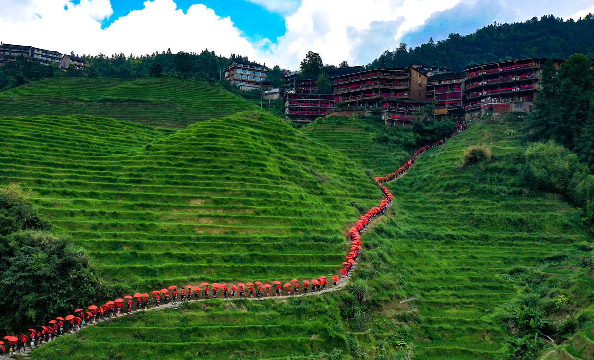 Lots of red appears during Yao festival in Guangxi