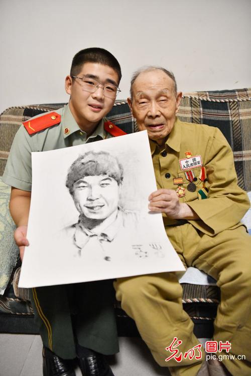 Hefei, Anhui: Saluting Veterans on the Occasion of China's Army Day