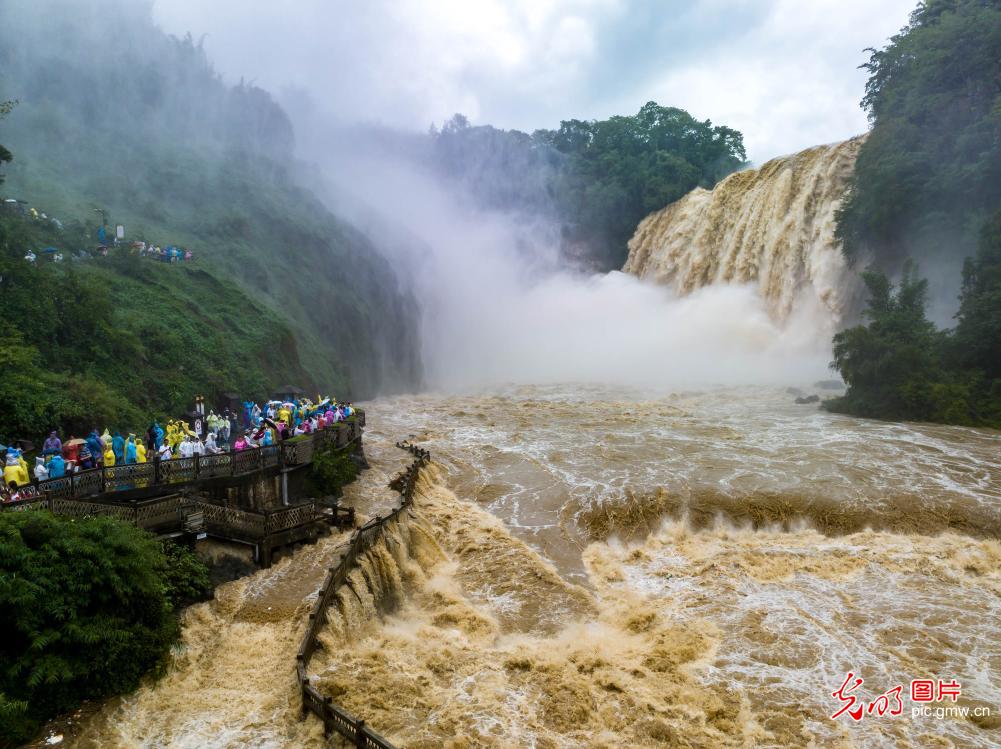 贵州黄果树瀑布迎来2023年入汛最大水量