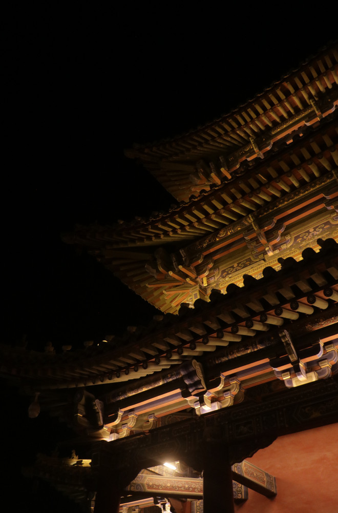 Enchanting Nights: Datong's Ancient City Wall in Splendid Darkness