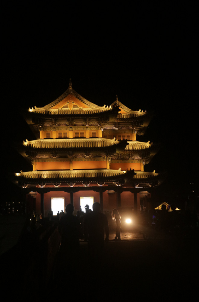Enchanting Nights: Datong's Ancient City Wall in Splendid Darkness