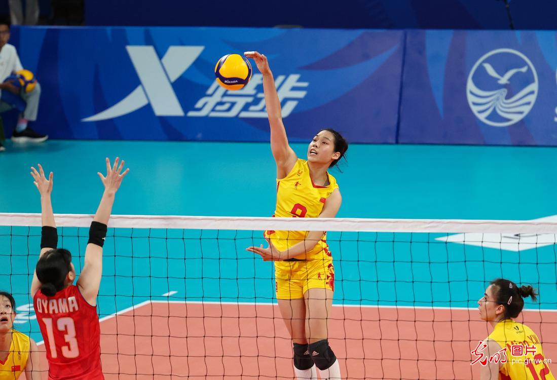 成都大运会：中国女排夺得冠军