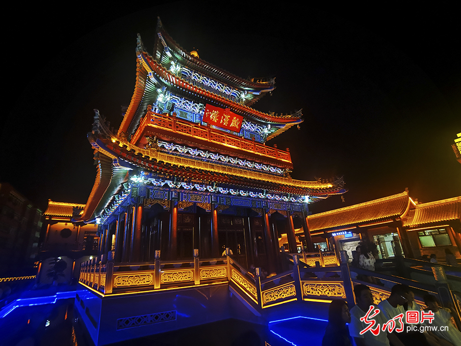 “Night economy” lights up Tianshui Ancient Town