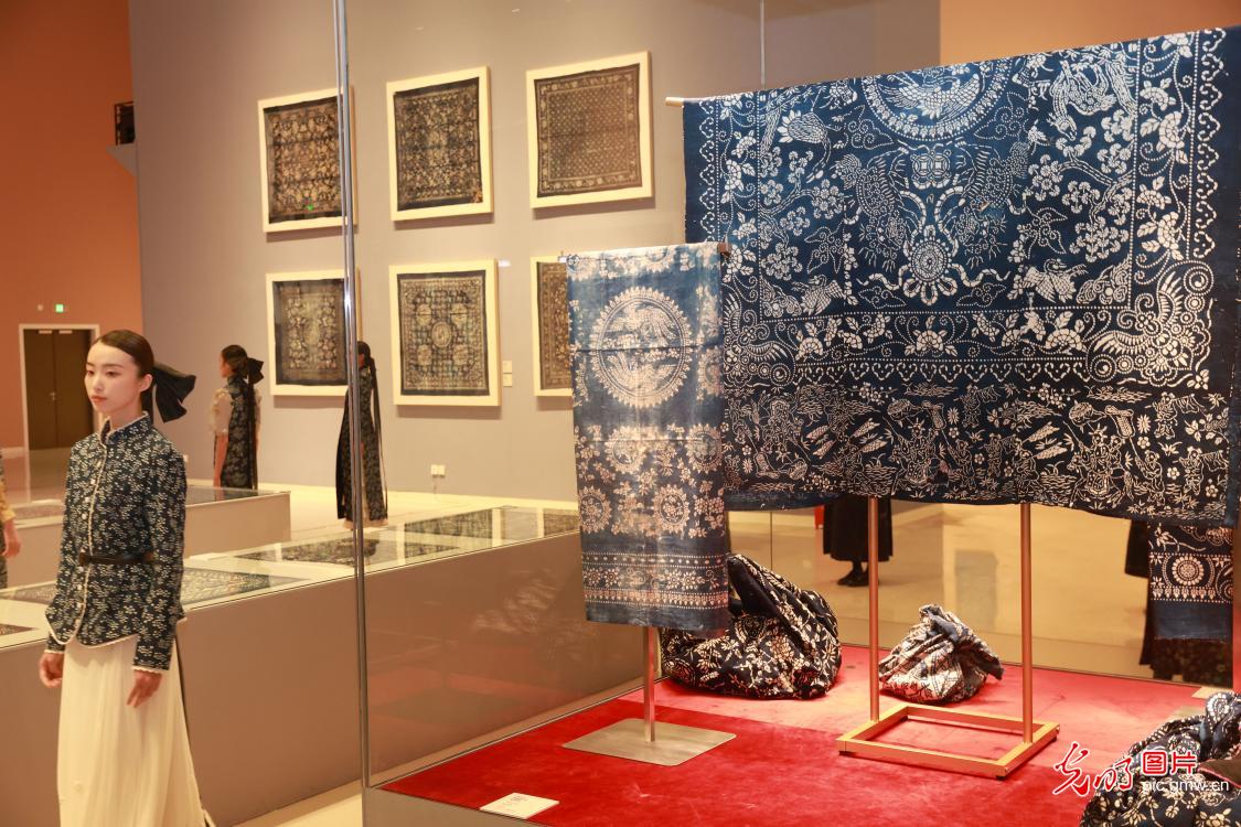 Exhibition of Wu Yuanxin's Collection and Design of Blue Prints held in Beijing