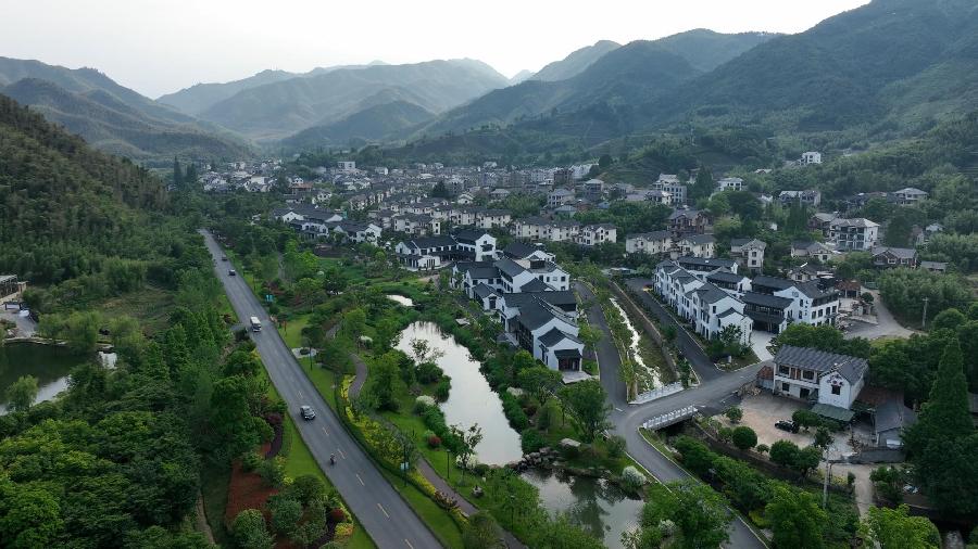 Booming tea culture injecting impetus into rural revitalization at Jingshan Village