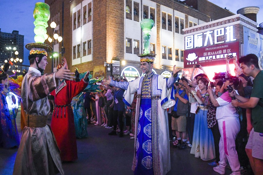 Grand Bazaar in Urumqi: a mirror of vitality of local economy
