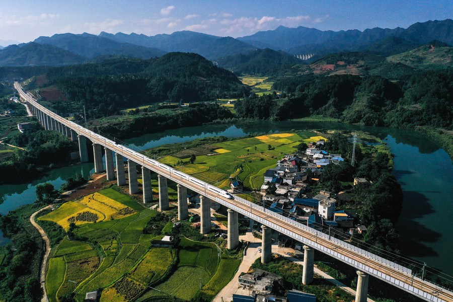 High-speed rail network extends to south China's Karst regions