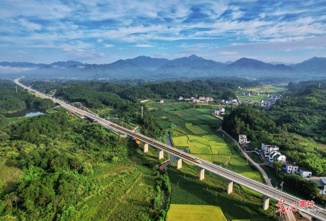 385 km/h! The Nanchang-Jingdezhen-Huangshan high-speed railway test train reaches highest speed
