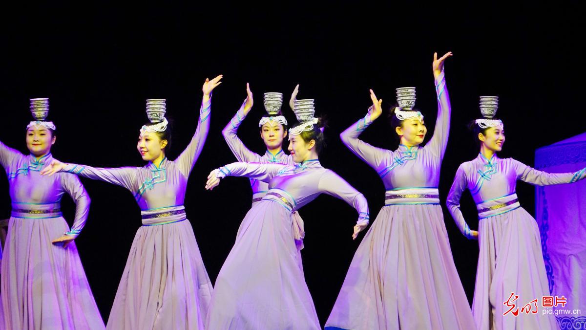 Ulaan Mochir music drama premiered in Tianjin